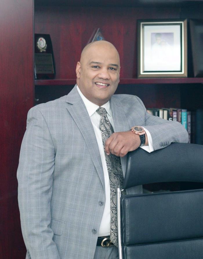 Dr Glenn Arekion